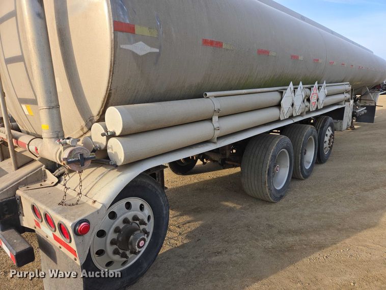 image for item EB1376 1998 Beall BAST-120-4-SB tank trailer