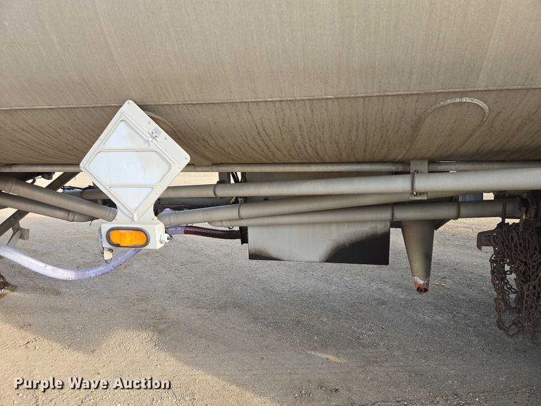 image for item EB1376 1998 Beall BAST-120-4-SB tank trailer