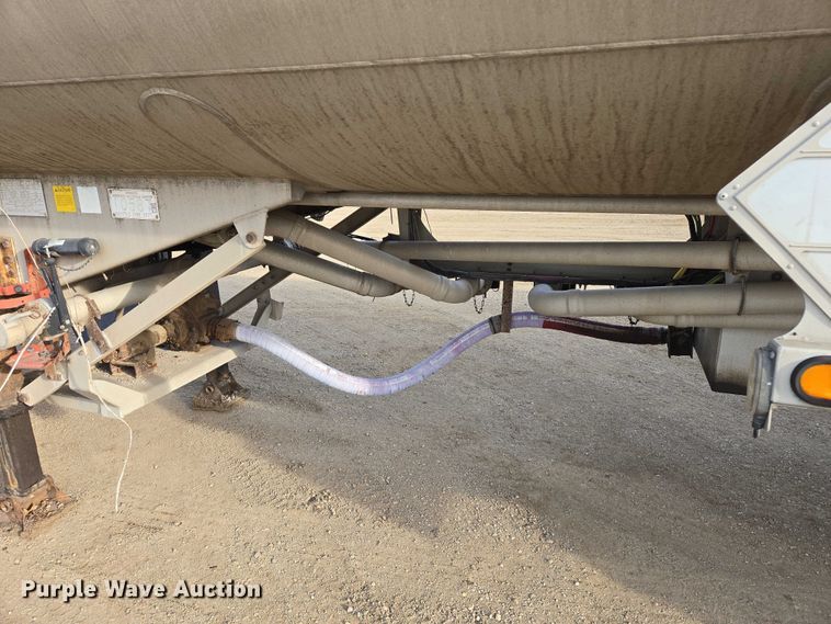 image for item EB1376 1998 Beall BAST-120-4-SB tank trailer