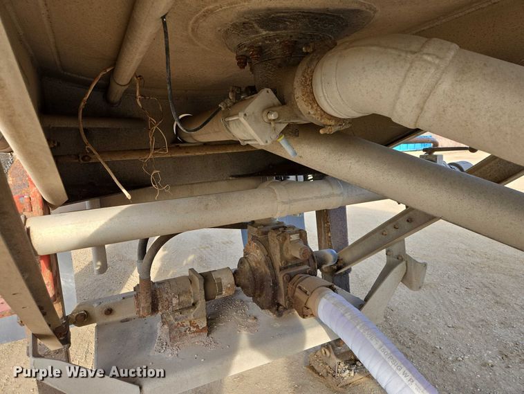 image for item EB1376 1998 Beall BAST-120-4-SB tank trailer