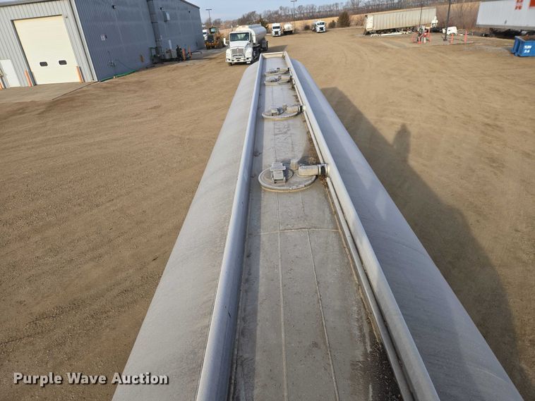 image for item EB1376 1998 Beall BAST-120-4-SB tank trailer