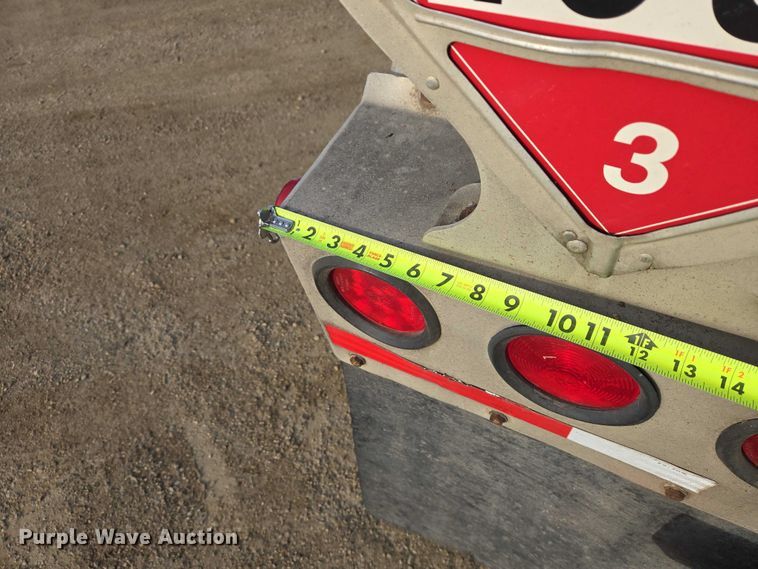 image for item EB1376 1998 Beall BAST-120-4-SB tank trailer