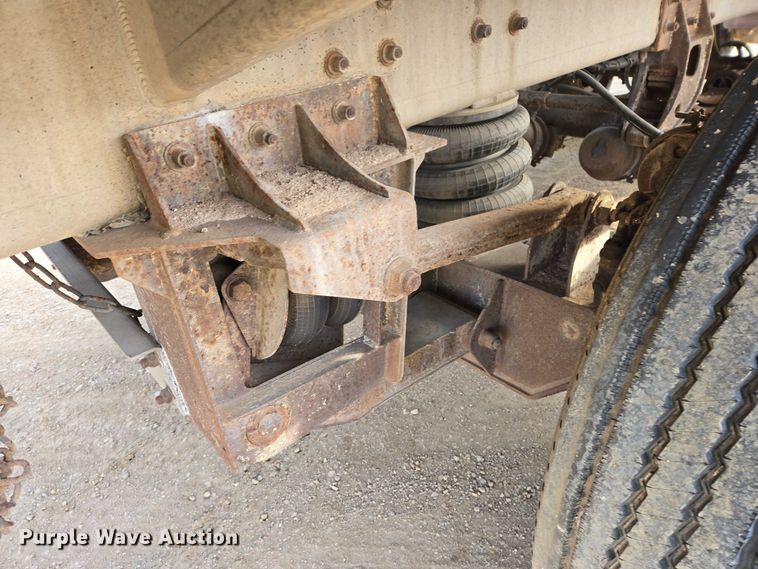 image for item EB1376 1998 Beall BAST-120-4-SB tank trailer