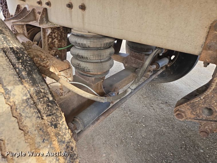 image for item EB1376 1998 Beall BAST-120-4-SB tank trailer