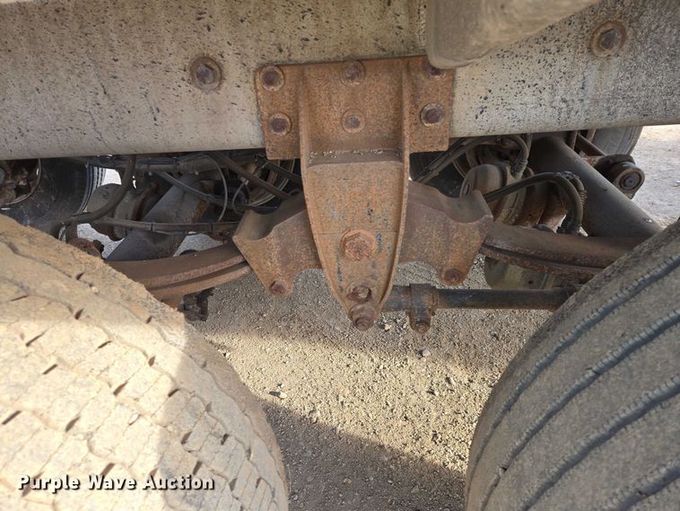 image for item EB1376 1998 Beall BAST-120-4-SB tank trailer