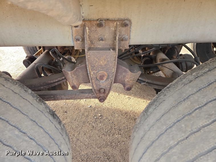 image for item EB1376 1998 Beall BAST-120-4-SB tank trailer