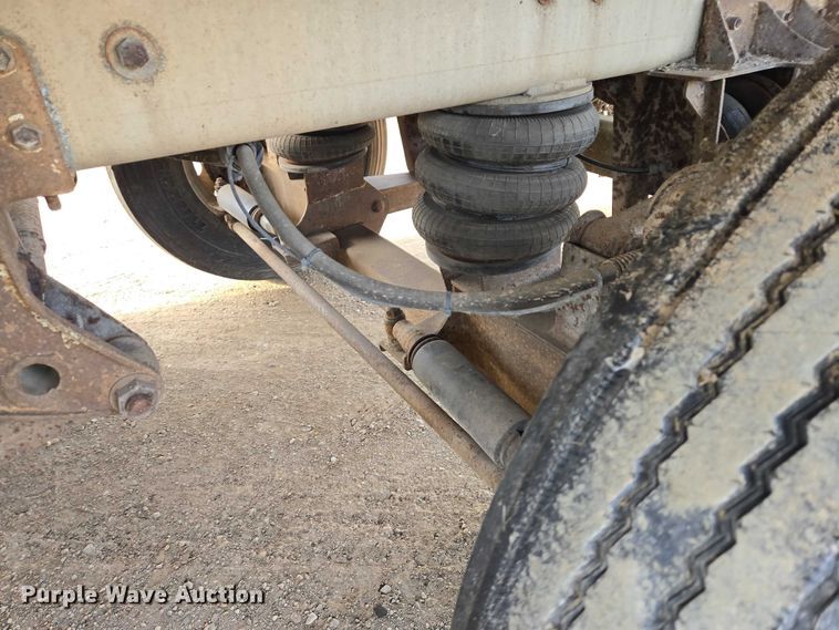 image for item EB1376 1998 Beall BAST-120-4-SB tank trailer