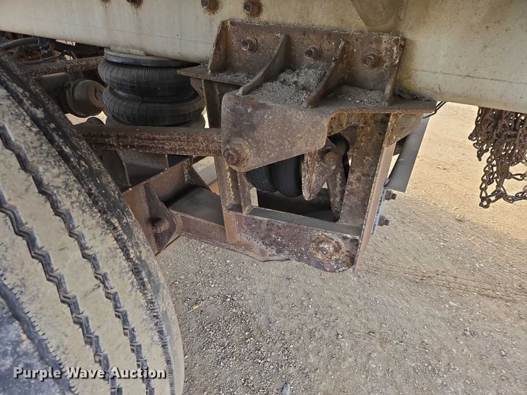 image for item EB1376 1998 Beall BAST-120-4-SB tank trailer