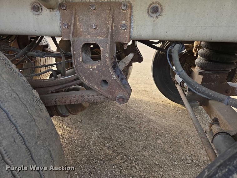 image for item EB1376 1998 Beall BAST-120-4-SB tank trailer