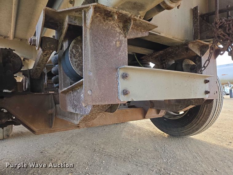 image for item EB1376 1998 Beall BAST-120-4-SB tank trailer