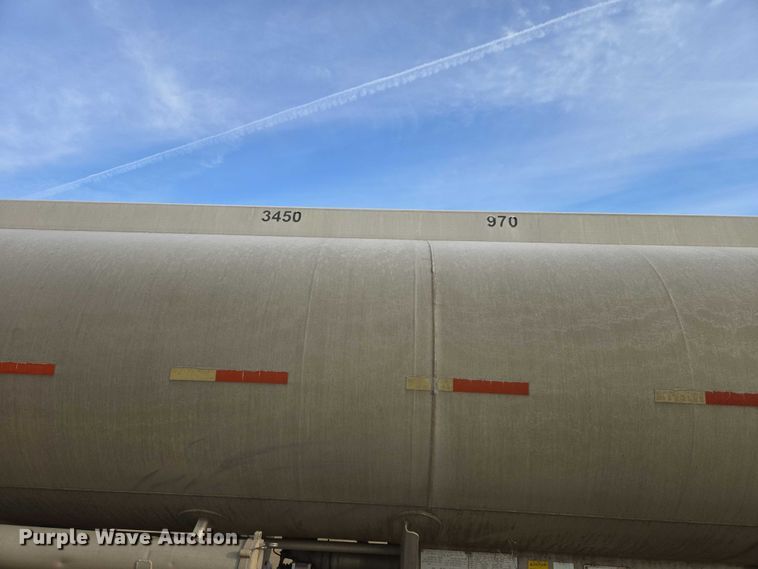 image for item EB1376 1998 Beall BAST-120-4-SB tank trailer