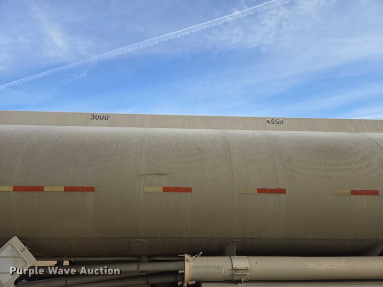 image for item EB1376 1998 Beall BAST-120-4-SB tank trailer