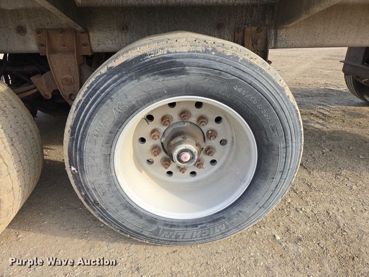 image for item EB1376 1998 Beall BAST-120-4-SB tank trailer