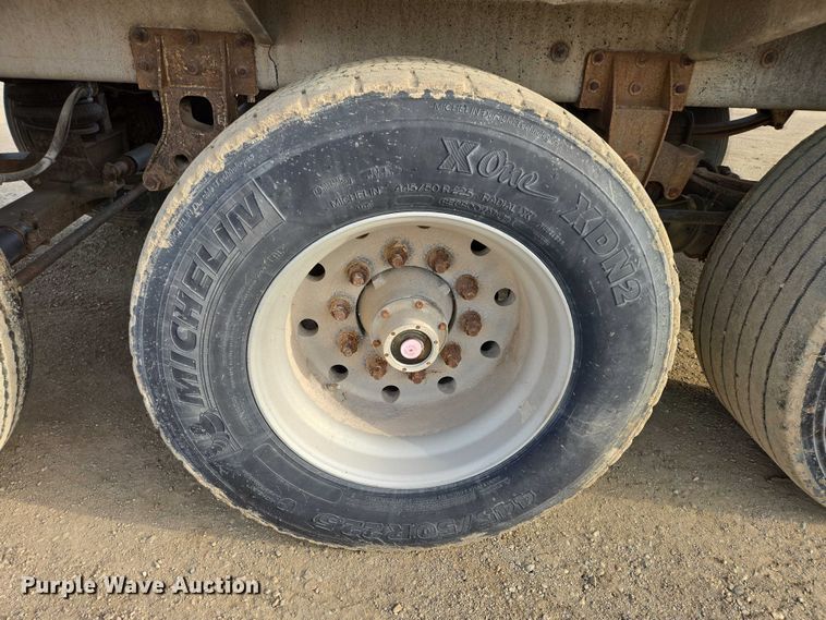 image for item EB1376 1998 Beall BAST-120-4-SB tank trailer