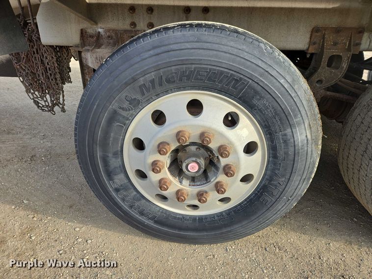 image for item EB1376 1998 Beall BAST-120-4-SB tank trailer