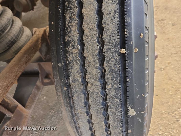 image for item EB1376 1998 Beall BAST-120-4-SB tank trailer