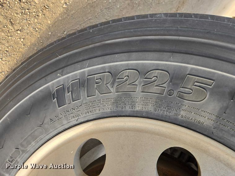 image for item EB1376 1998 Beall BAST-120-4-SB tank trailer