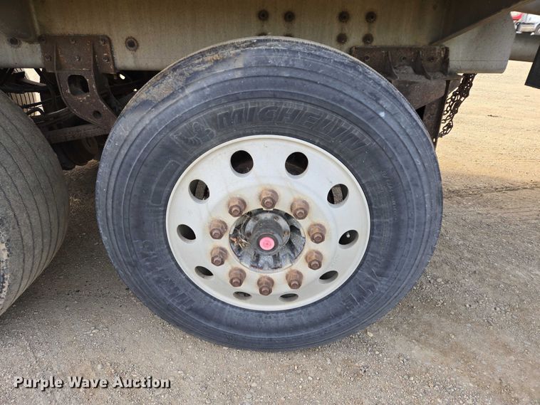 image for item EB1376 1998 Beall BAST-120-4-SB tank trailer