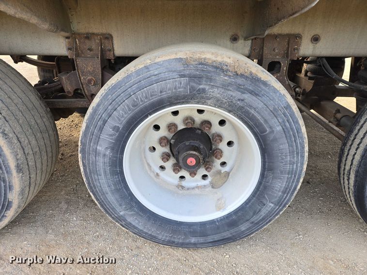 image for item EB1376 1998 Beall BAST-120-4-SB tank trailer