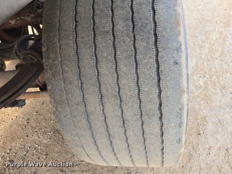 image for item EB1376 1998 Beall BAST-120-4-SB tank trailer