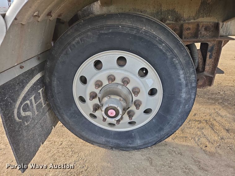 image for item EB1376 1998 Beall BAST-120-4-SB tank trailer