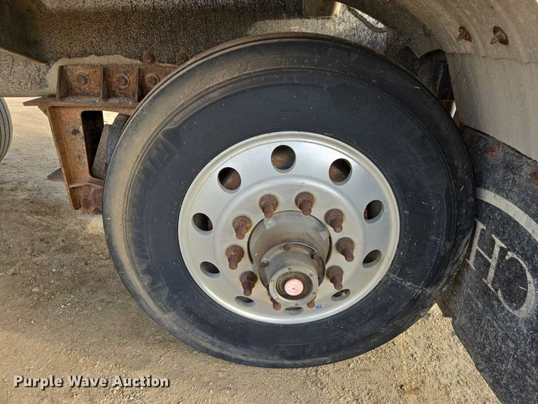 image for item EB1376 1998 Beall BAST-120-4-SB tank trailer