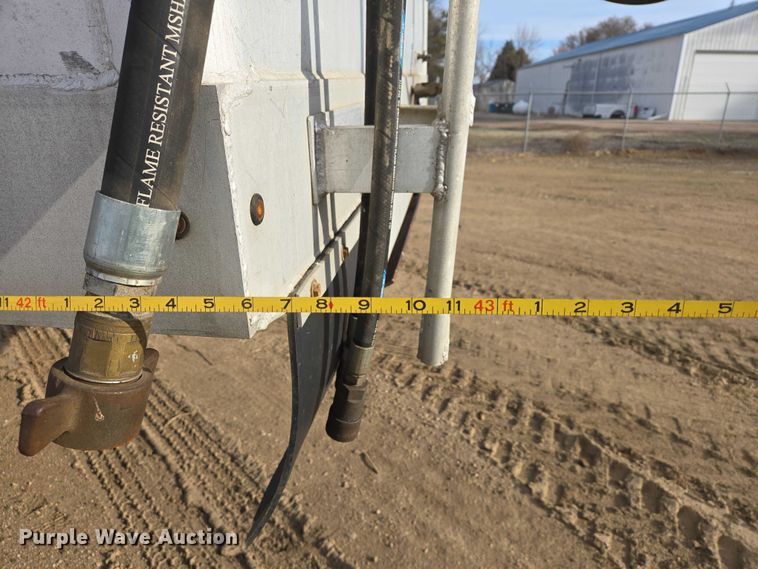 image for item EB1378 2014 CEI Pacer AT65 feed delivery trailer