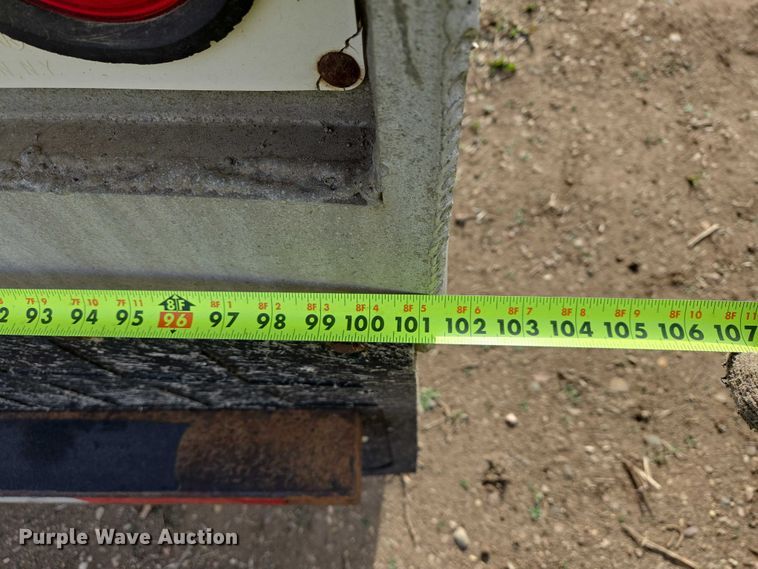 image for item EB1378 2014 CEI Pacer AT65 feed delivery trailer