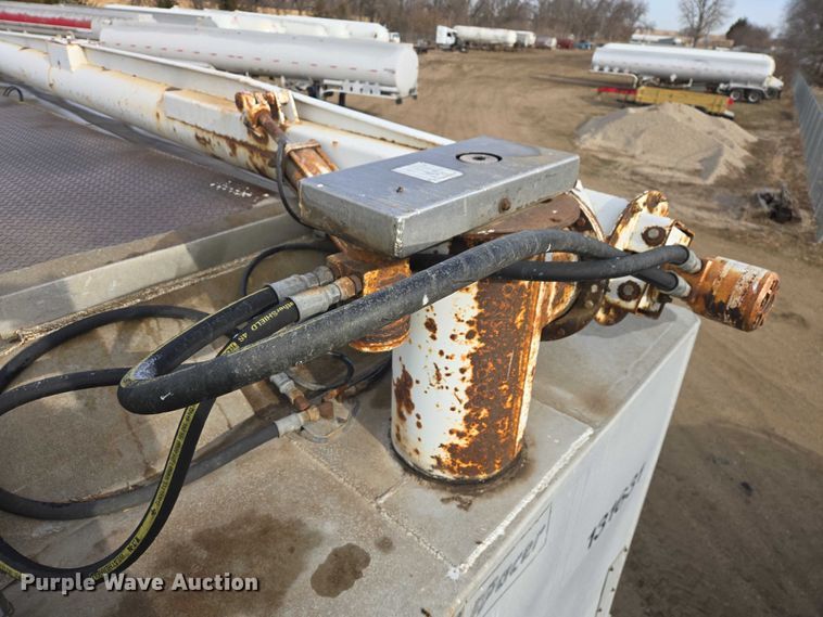 image for item EB1378 2014 CEI Pacer AT65 feed delivery trailer