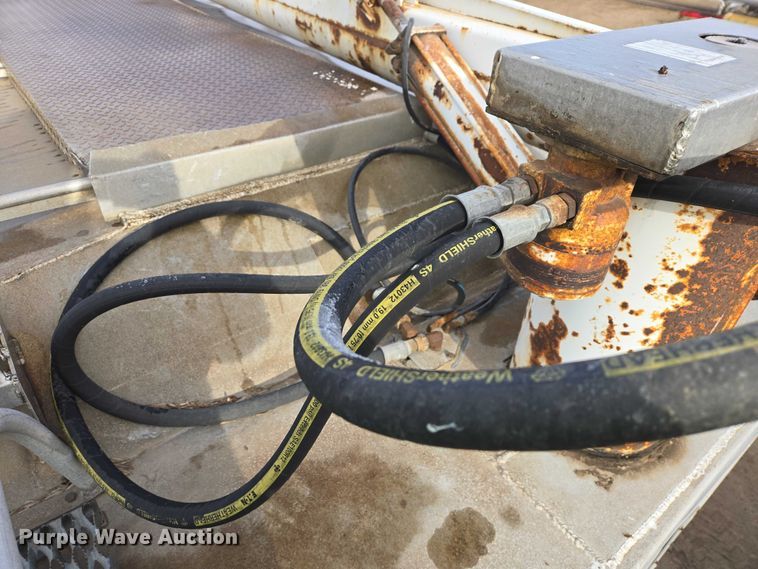 image for item EB1378 2014 CEI Pacer AT65 feed delivery trailer
