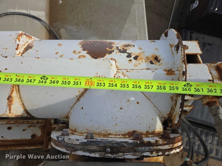 image for item EB1378 2014 CEI Pacer AT65 feed delivery trailer