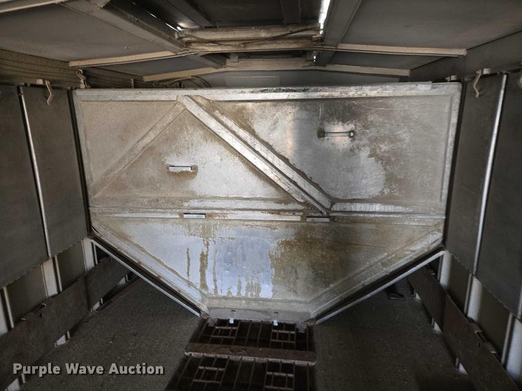 image for item EB1378 2014 CEI Pacer AT65 feed delivery trailer