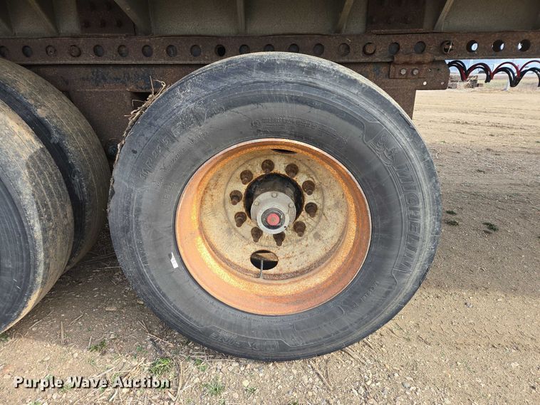 image for item EB1378 2014 CEI Pacer AT65 feed delivery trailer