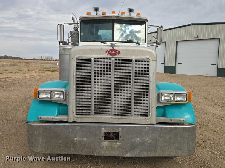 image for item EB1381 1996 Peterbilt 378 truck cab and chassis