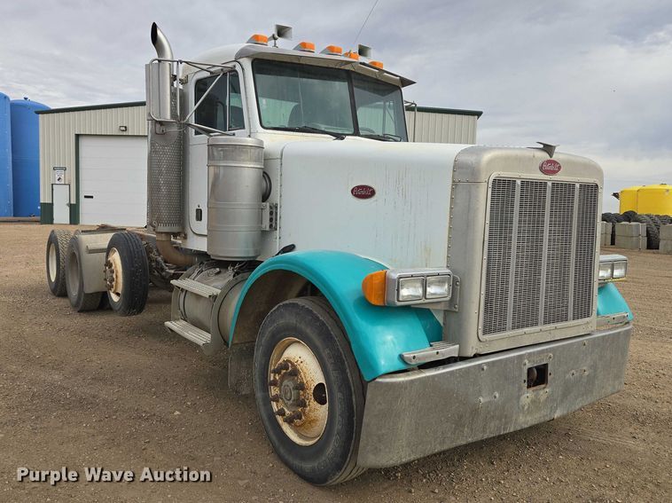 image for item EB1381 1996 Peterbilt 378 truck cab and chassis