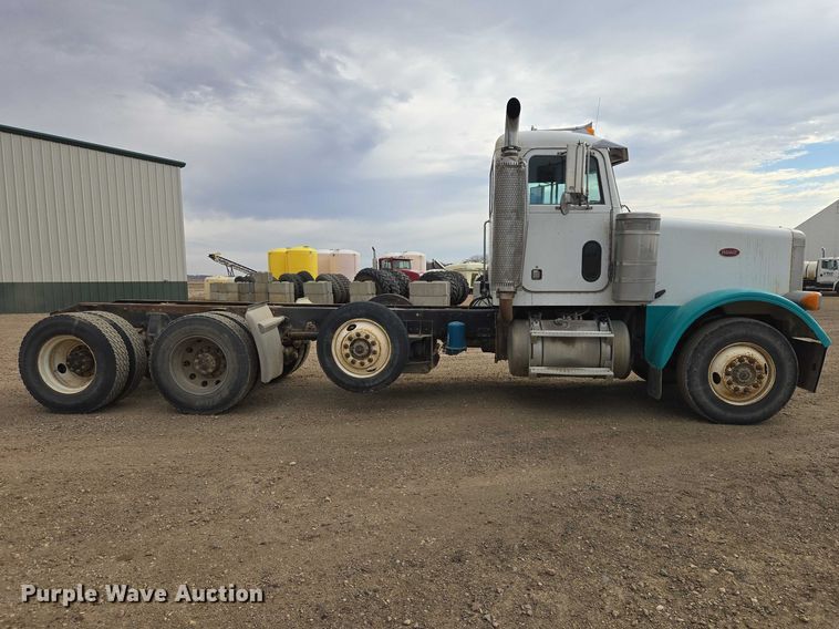 image for item EB1381 1996 Peterbilt 378 truck cab and chassis