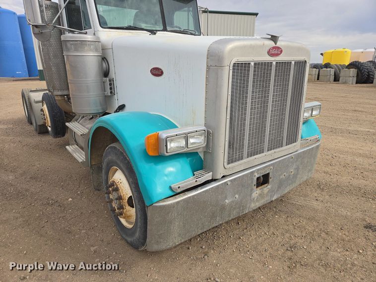 image for item EB1381 1996 Peterbilt 378 truck cab and chassis