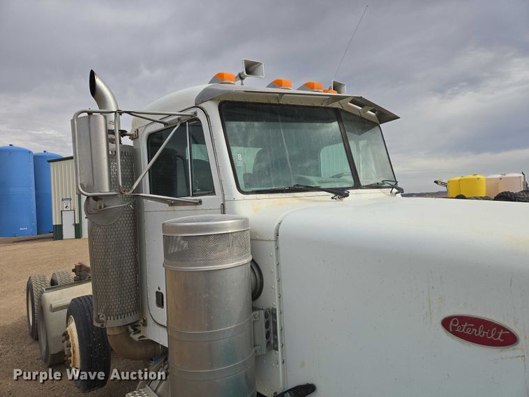 image for item EB1381 1996 Peterbilt 378 truck cab and chassis