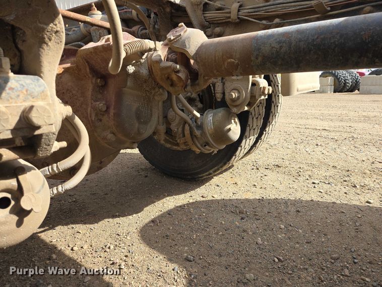 image for item EB1381 1996 Peterbilt 378 truck cab and chassis