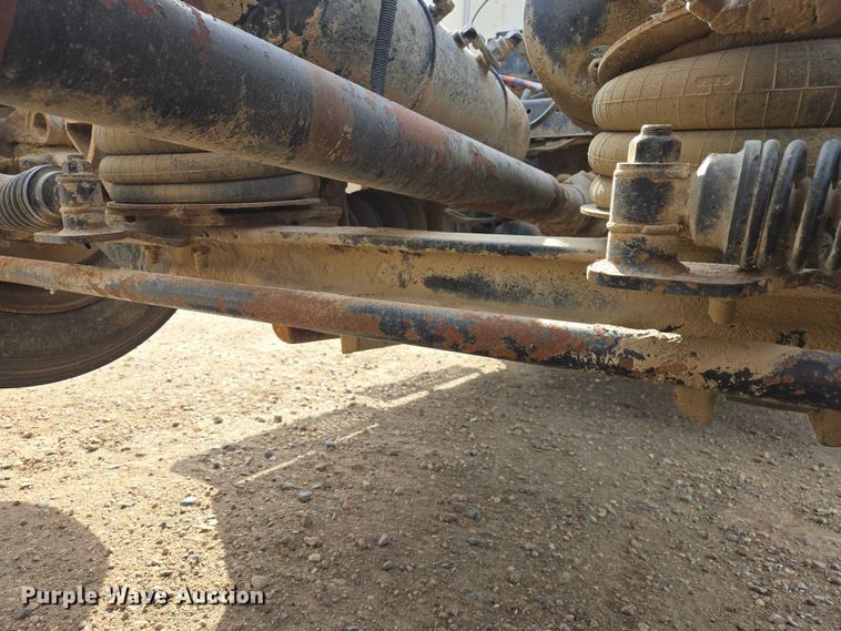 image for item EB1381 1996 Peterbilt 378 truck cab and chassis