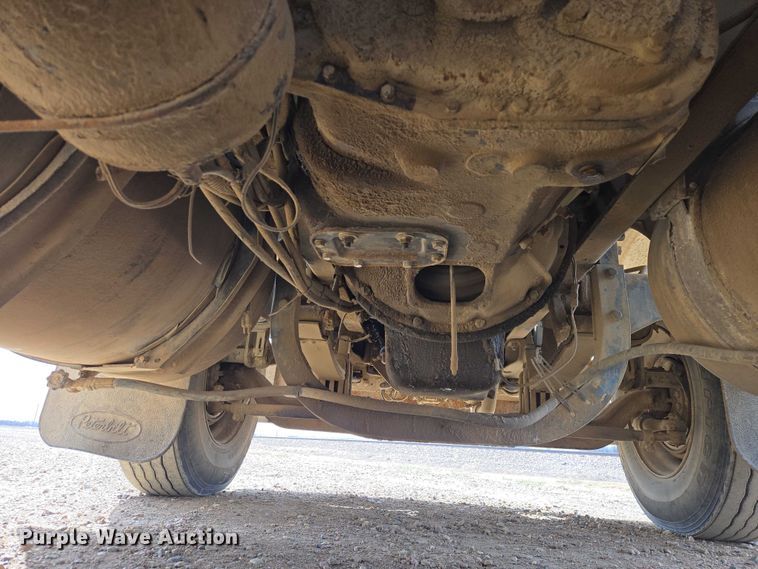 image for item EB1381 1996 Peterbilt 378 truck cab and chassis