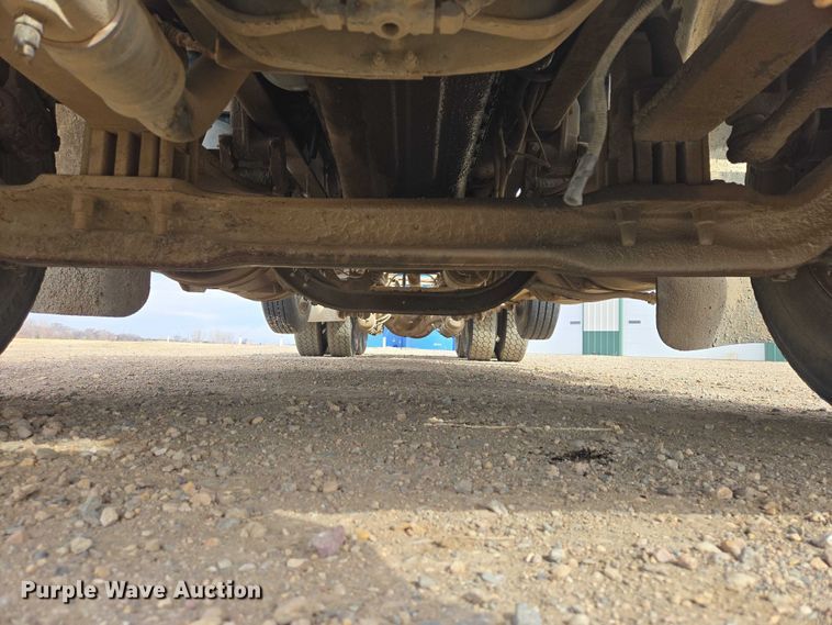 image for item EB1381 1996 Peterbilt 378 truck cab and chassis