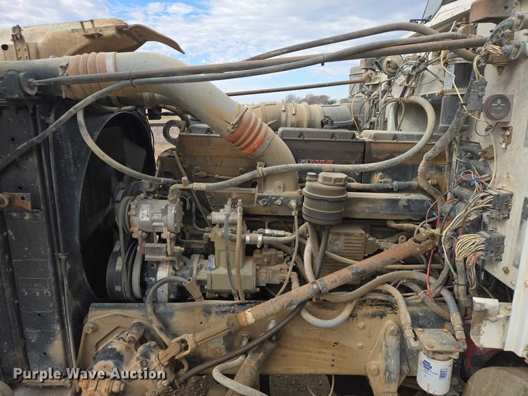 image for item EB1381 1996 Peterbilt 378 truck cab and chassis