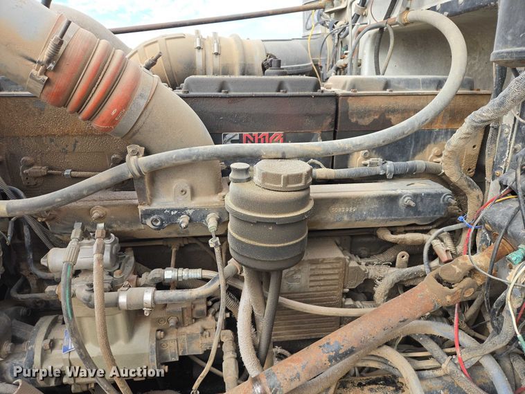 image for item EB1381 1996 Peterbilt 378 truck cab and chassis