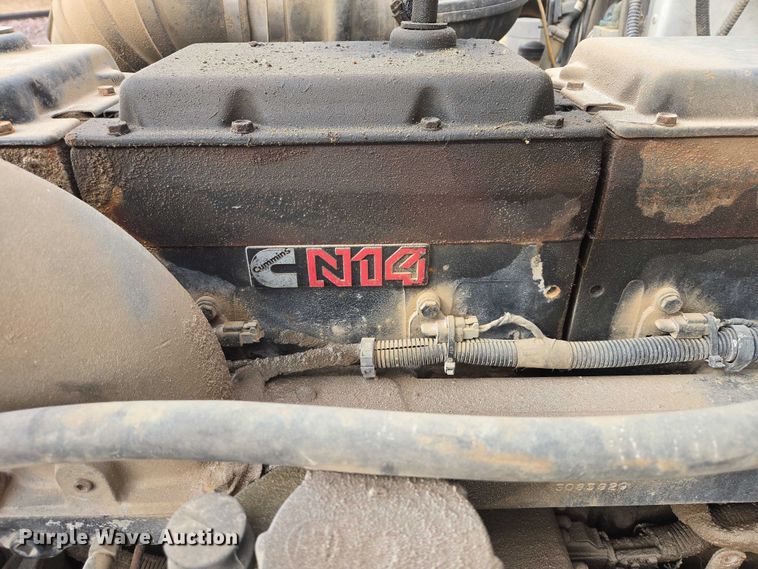 image for item EB1381 1996 Peterbilt 378 truck cab and chassis