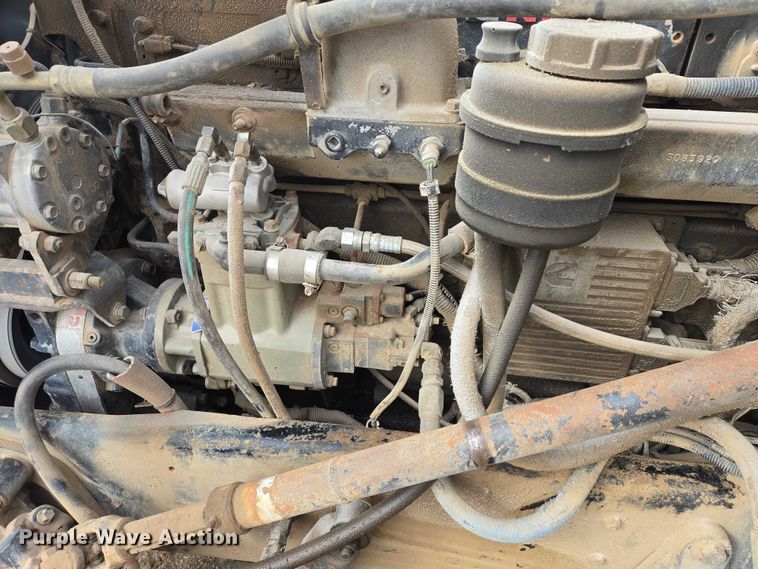 image for item EB1381 1996 Peterbilt 378 truck cab and chassis