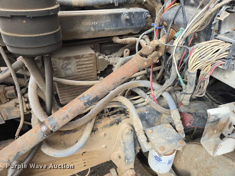 image for item EB1381 1996 Peterbilt 378 truck cab and chassis