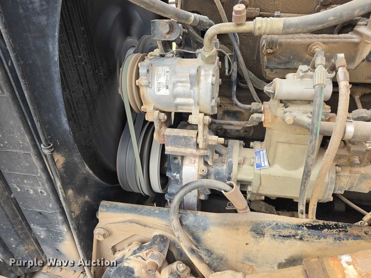 image for item EB1381 1996 Peterbilt 378 truck cab and chassis