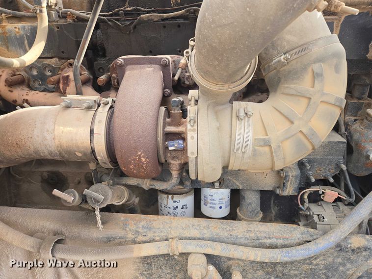 image for item EB1381 1996 Peterbilt 378 truck cab and chassis