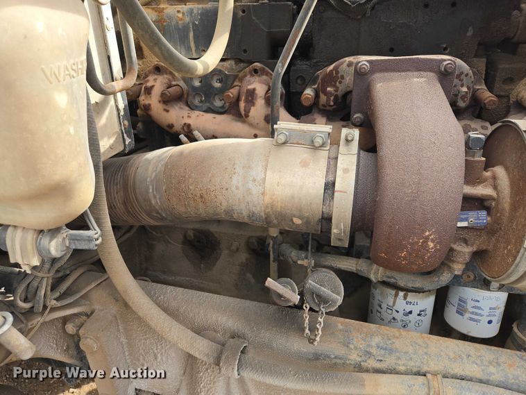 image for item EB1381 1996 Peterbilt 378 truck cab and chassis